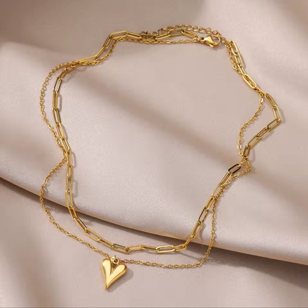 Gold Heart Pendant Necklace - Picture 4 of 10